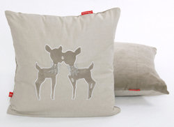 Sierkussen Hertjes beige